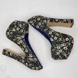 DOLCE VITA Dv8 Floral Platform Heels